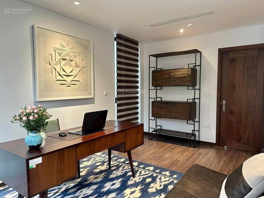 Biệt thự đô thị văn khê hoàn thiện thang máy nội thất châu âu