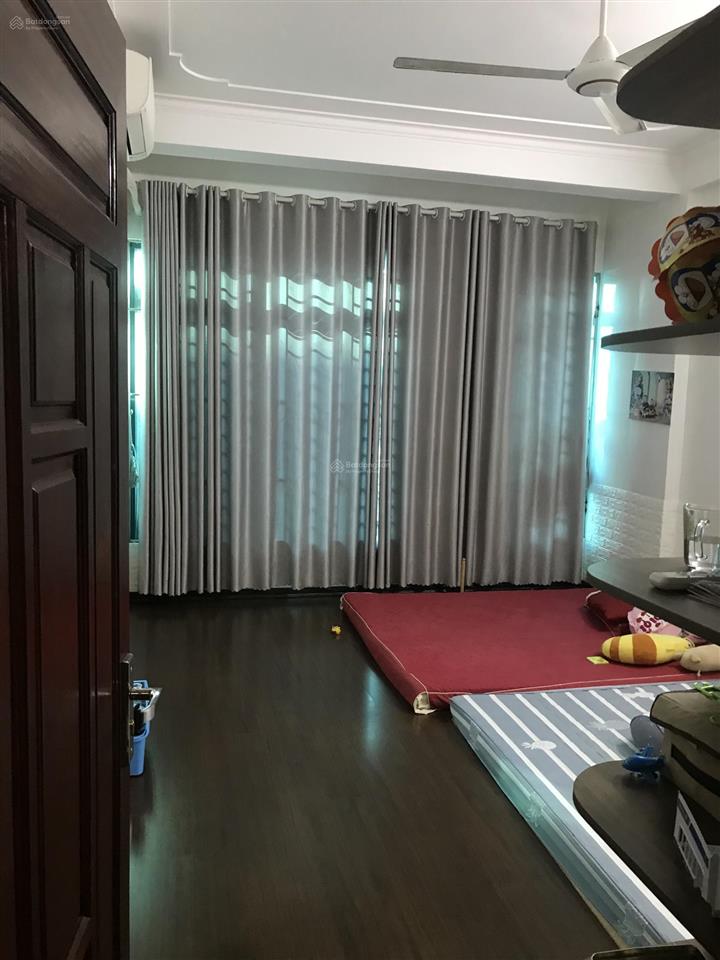 Nhà 4 tầng khu dịch vụ hàng bè kiến hưng giá hời khu vực