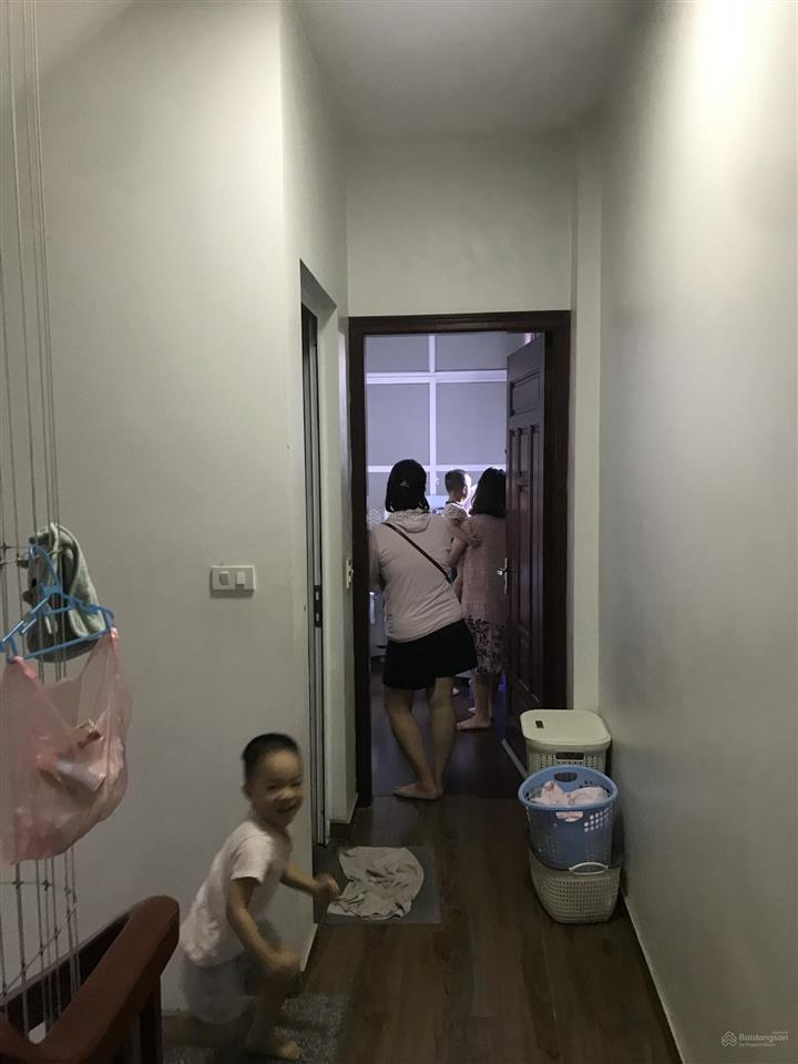 Nhà 4 tầng khu dịch vụ hàng bè kiến hưng giá hời khu vực