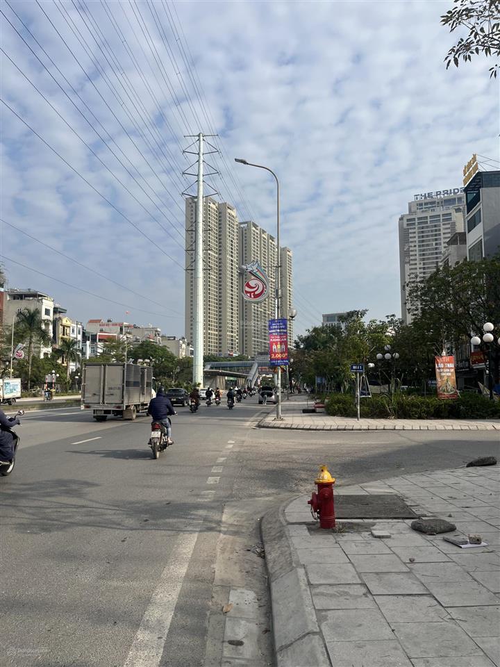 Mặt đường 24m kinh doanh đô thị văn phú, nhà thô, giá 18,5 tỷ