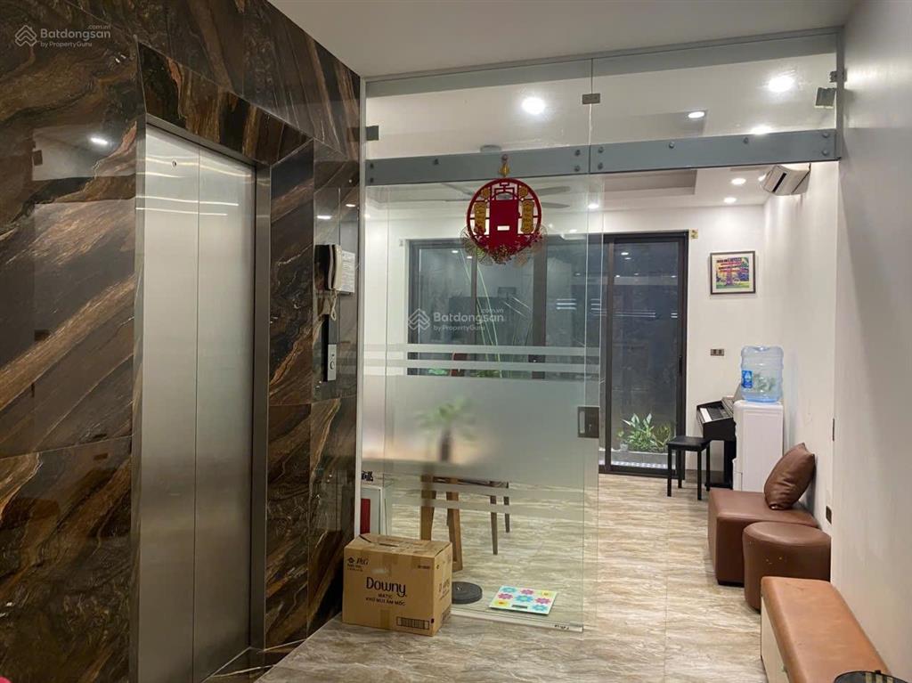 Chủ giảm giá 3 tỷ căn nhà thang máy mặt phố khu đô thị văn phú