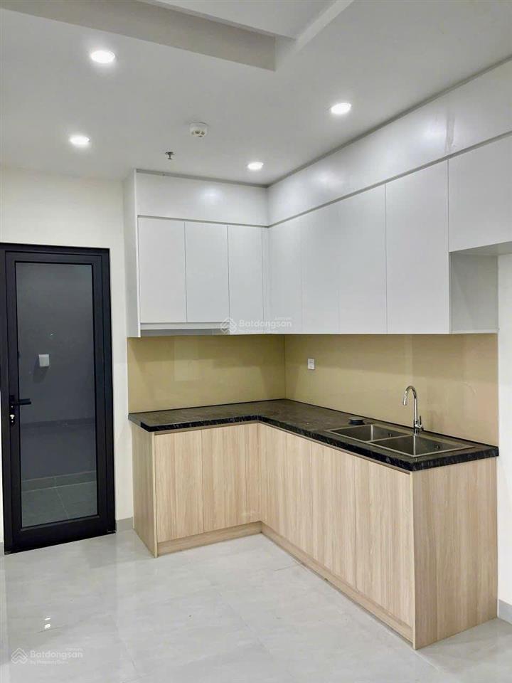 Cho thuê a&t sky garden, căn 2pn giá 6tr, nhà có ban công thoáng mát, nhà mới keng
