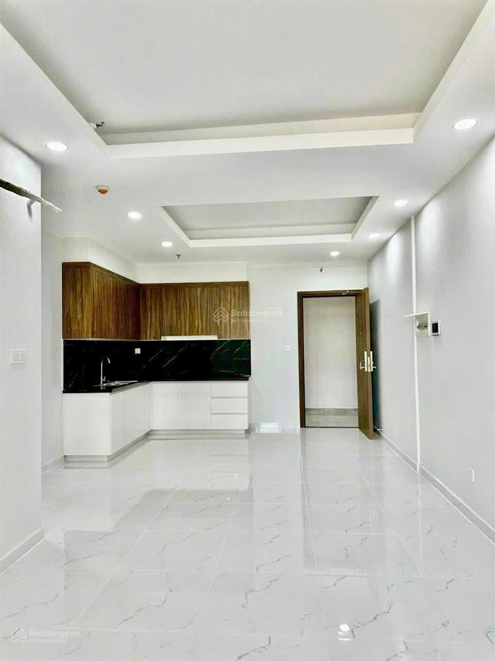 Bán căn studio tầng thấp giá chỉ 1,450ty, ban công thoáng mát cả ngày, không chắn view