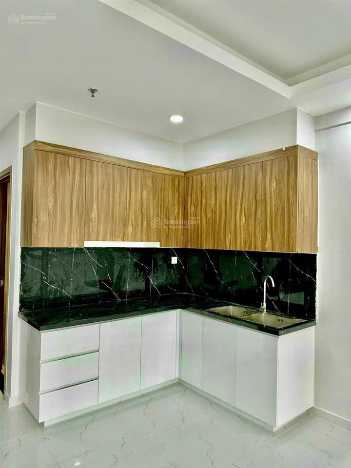 Bán căn studio tầng thấp giá chỉ 1,450ty, ban công thoáng mát cả ngày, không chắn view