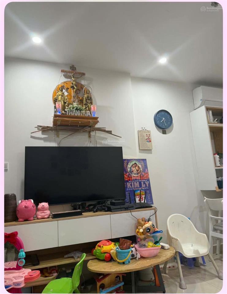 Bán căn 2pn 59m2 rainbow. sẵn sổ hồng. giá 2tỷ7 all in. hướng đông nam. full nội thất. vinhome q9