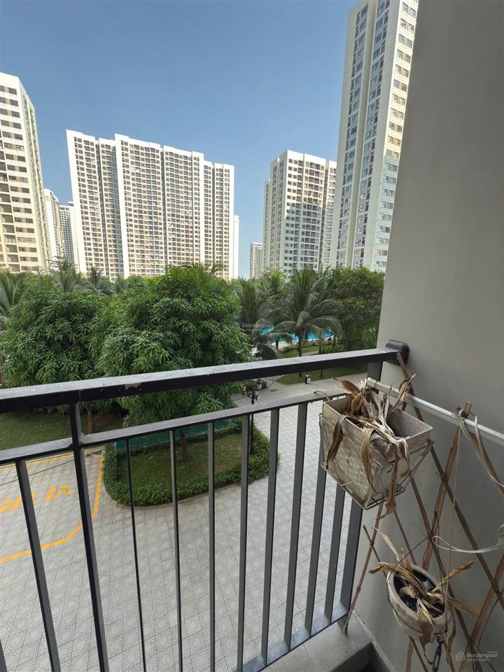 Bán căn hộ 2pn 2wc origami. giá 2,9 tỷ all in. sẵn sổ. view hồ bơi. hướng đông nam. vinhomes q9