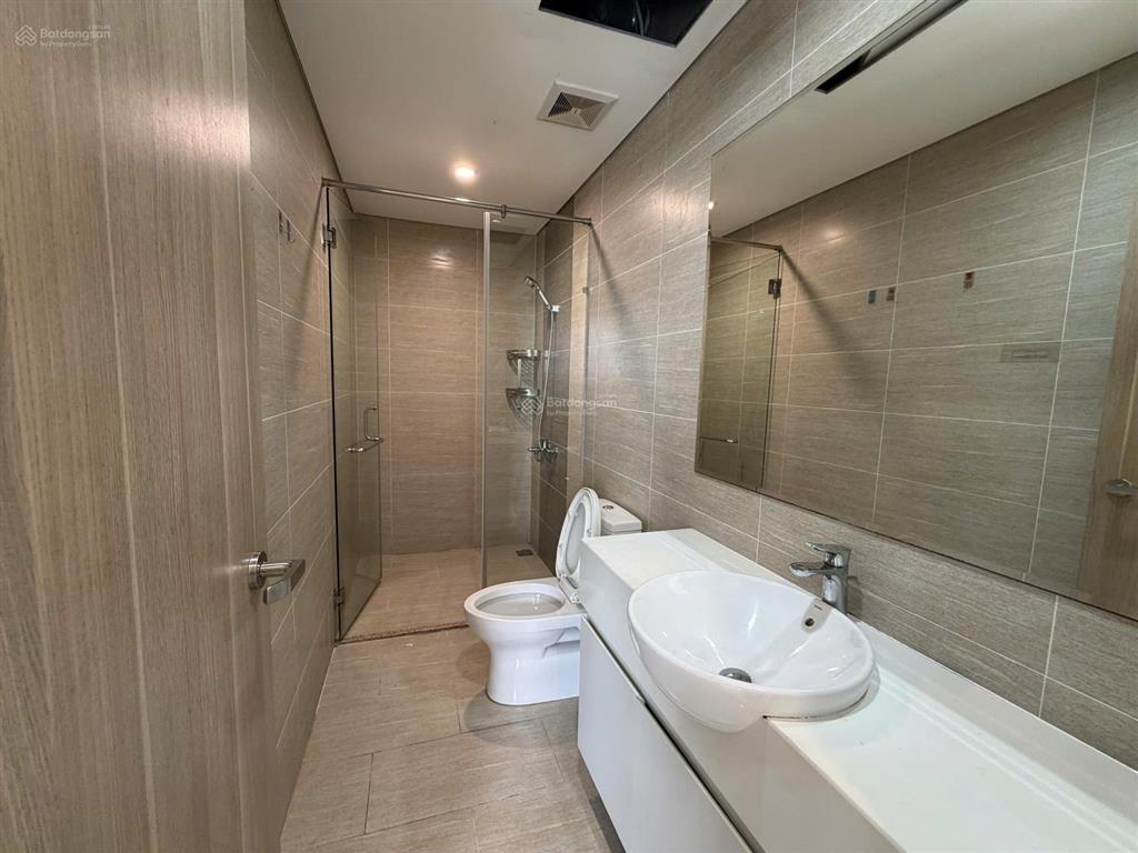 Bán gấp căn 3pn 82m2 khu rainbow. giá 3tỷ550 full nội thất. có sổ hồng. tầng cao view thoáng mát
