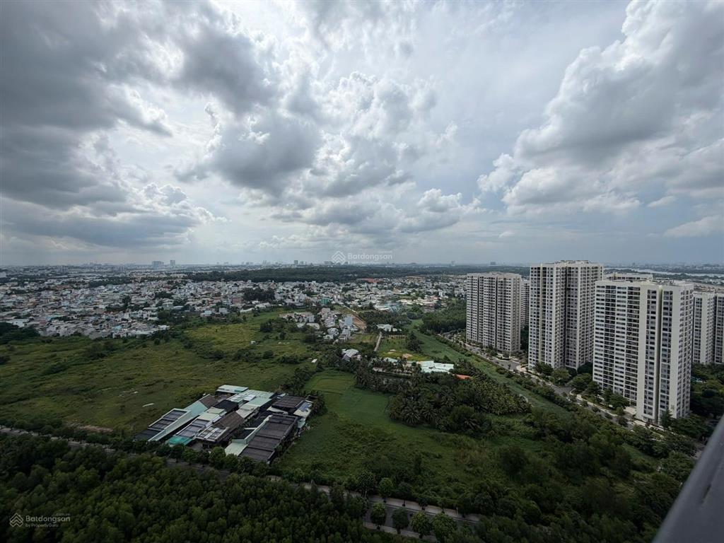 Bán gấp căn 3pn 82m2 khu rainbow. giá 3tỷ550 full nội thất. có sổ hồng. tầng cao view thoáng mát