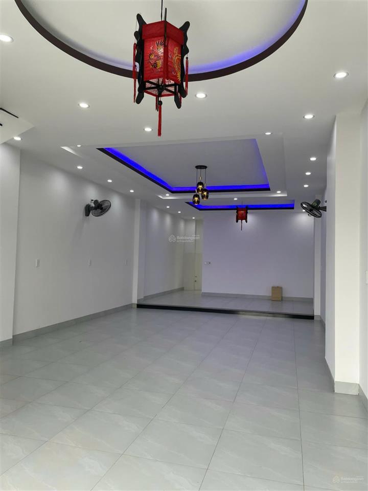 Bán nhà 3 tầng diện tích 100m2