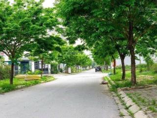 Bán liền kề mặt kênh a2.4 giá đầu tư. dt 100m2, đường 25 m, hướng đông.  0981 538 ***