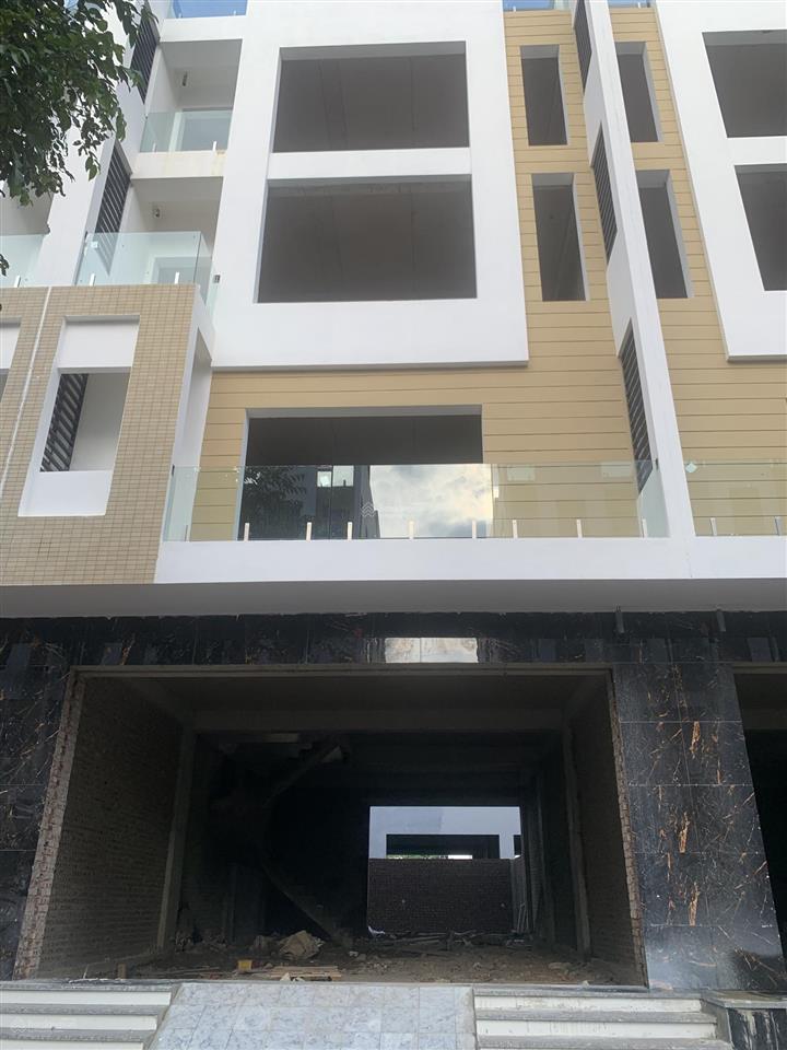 Bán nhanh liền kề thanh hà giá 8,5 tỷ khu b2.3 hướng nam. dt 100m2, đường 14m gần cc.  0981 538 ***