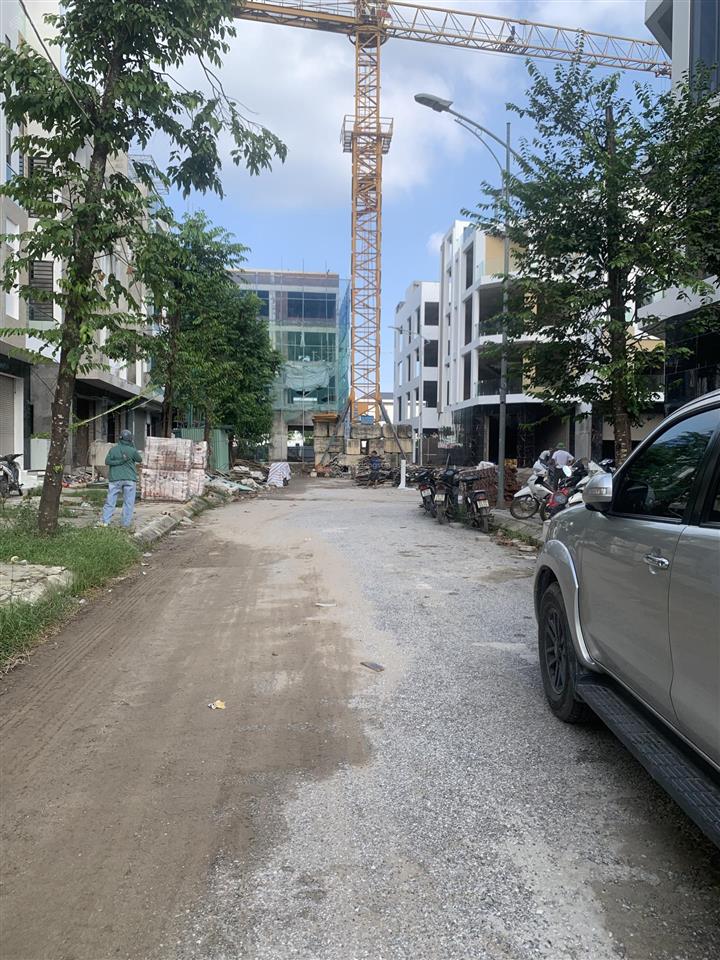 Bán nhanh liền kề thanh hà giá 8,5 tỷ khu b2.3 hướng nam. dt 100m2, đường 14m gần cc.  0981 538 ***