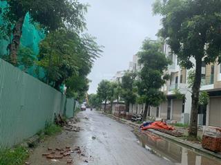 Bán lô đất khu b2.3 112,5m2 đường 14m hướng đông giá 9.2 tỷ.gần chung cư, hồ điều hòa. 0981 538 ***