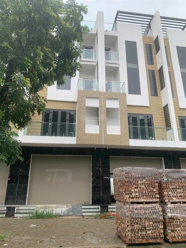 Bán liền kề 100m2, cả xây thô 9.5 tỷ  100m2, hướng nam, gần trường victoria tl.  0981 538 ***