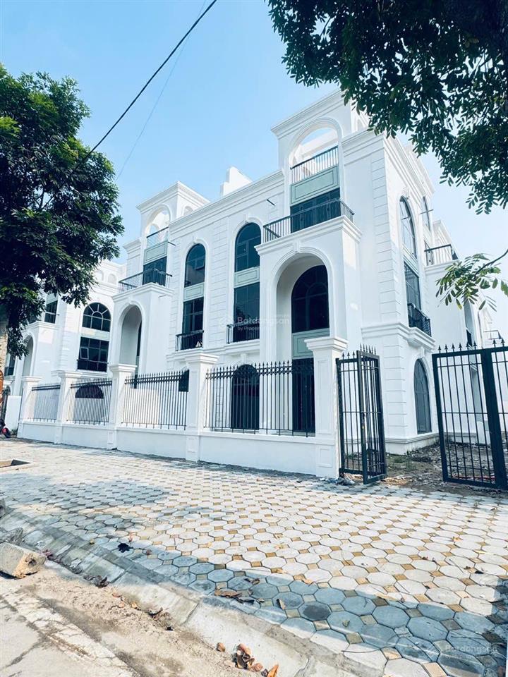 Bán biệt thự b2.2 dt 200m2, giá 80tr/m2 hướng bắc, đã nhận nhà, chủ thiện chí bán,  0981 538 ***