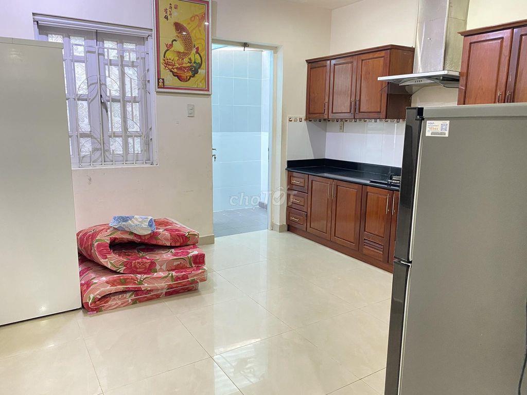 Phòng 25m2 đầy đủ nội thất tại đường Phú Thuận, Quận 7 