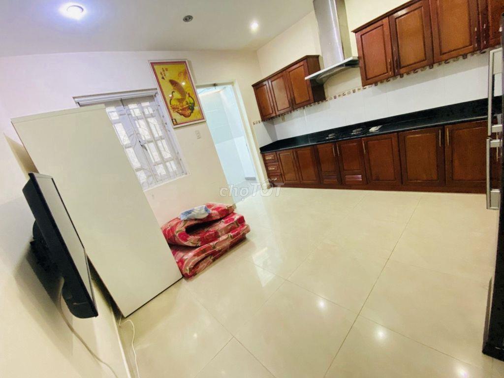 Phòng 25m2 đầy đủ nội thất tại đường Phú Thuận, Quận 7 