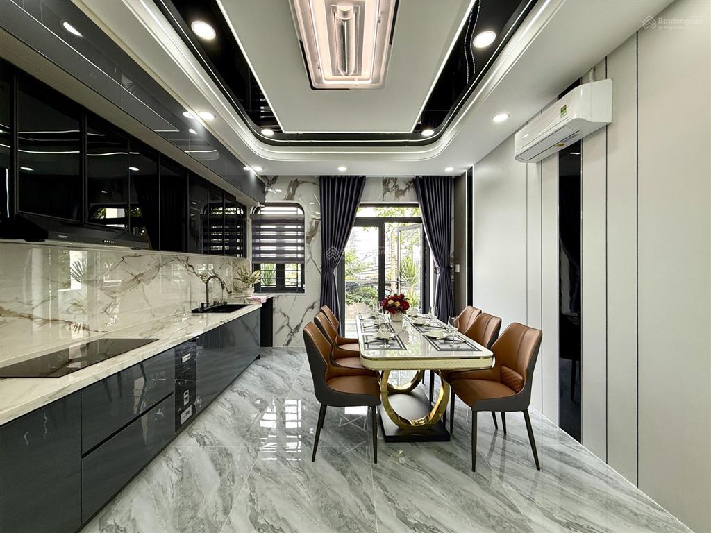 Nhà mặt tiền kinh doanh đường thạnh lộc 16, 4x22m, lửng, 3lầu, 5pn, p. thờ, gara ô tô, hướng đnam