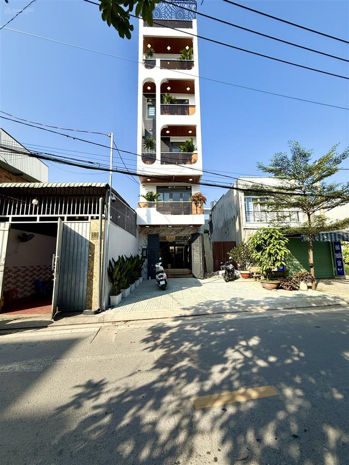 Nhà có thang máy, mặt tiền đường cầu ba phụ, dt 4mx25m, lửng, 3 lầu, 4pn, 6vs, p. thờ, p. xông hơi