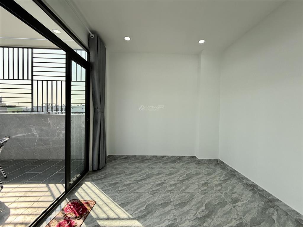 Nhà có thang máy, mặt tiền đường cầu ba phụ, dt 4mx25m, lửng, 3 lầu, 4pn, 6vs, p. thờ, p. xông hơi