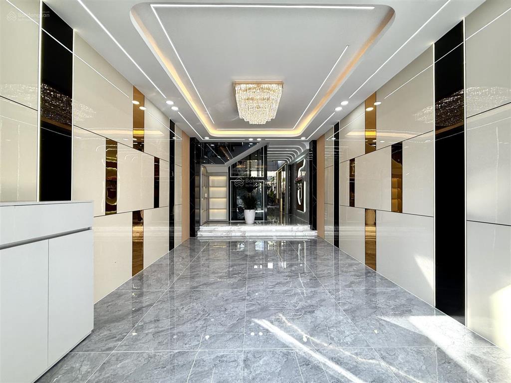 Nhà có thang máy, mặt tiền đường cầu ba phụ, dt 4mx25m, lửng, 3 lầu, 4pn, 6vs, p. thờ, p. xông hơi