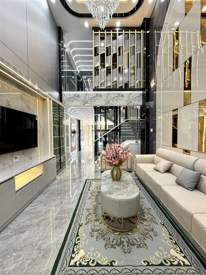 Nhà có thang máy, mặt tiền đường cầu ba phụ, dt 4mx25m, lửng, 3 lầu, 4pn, 6vs, p. thờ, p. xông hơi