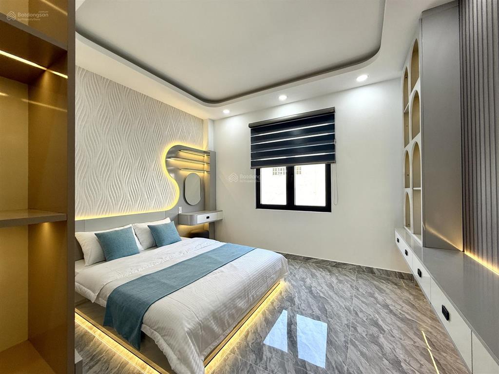 Nhà có thang máy, mặt tiền đường cầu ba phụ, dt 4mx25m, lửng, 3 lầu, 4pn, 6vs, p. thờ, p. xông hơi