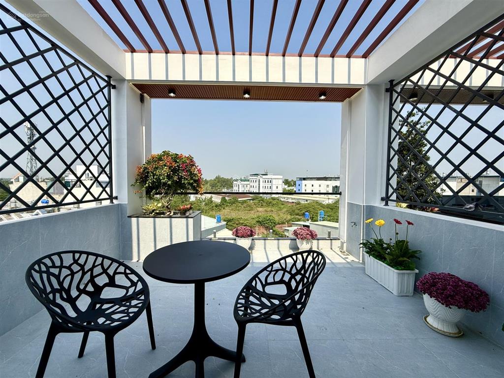 Nhà mặt tiền đường thông tx 38, dt4.2x14m, lửng, 3 lầu, 4pn, p. thờ, gara xe, sân thượng, 6,4 ty