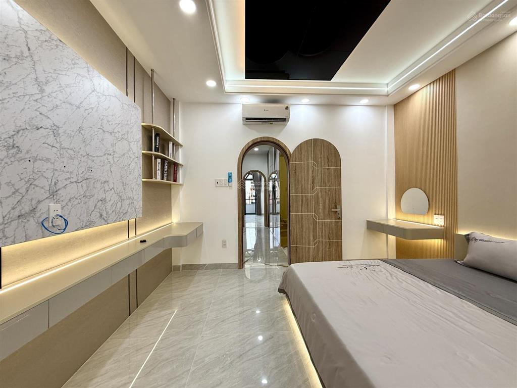 Nhà có thang máy, 1 sẹc đường thông tx 25, dt4x19m, lửng, 3 lầu, 4pn, p.thờ, p.xông hơi, 7.4 tỷ