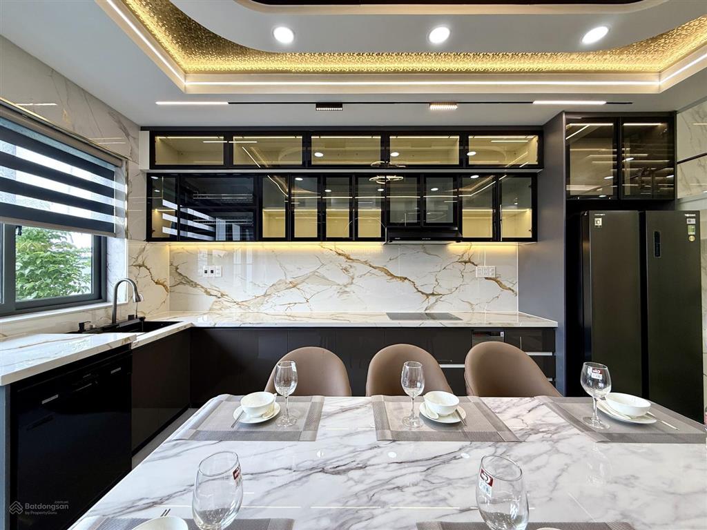 Nhà 1 sẹc đường thông tx 25, dt 4x19m, lửng, 3 lầu, 4pn, p. thờ, s. thượng, gara ô tô, 7,3 tỷ