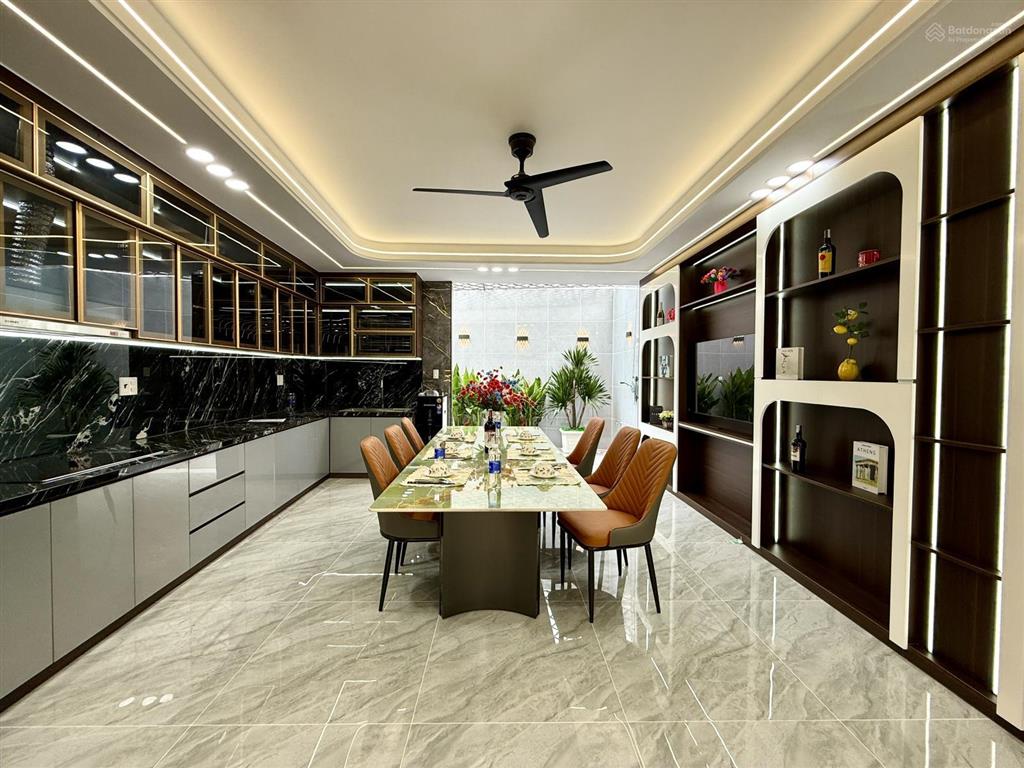 Nhà 1 sẹc ngắn dương thị mười, dt4.10x18m, nở hậu 5.25m, lửng, 3 lầu, 4pn, sân thượng, gara ô tô