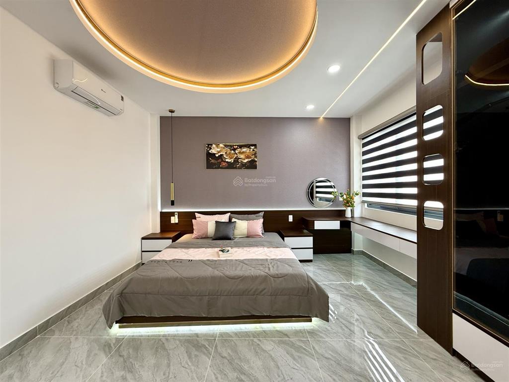 Nhà 1 sẹc ngắn dương thị mười, dt4.10x18m, nở hậu 5.25m, lửng, 3 lầu, 4pn, sân thượng, gara ô tô