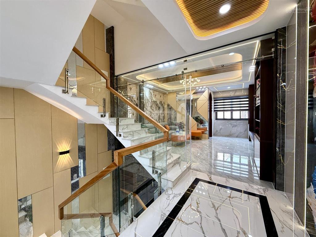 Nhà 1 sẹc ngắn dương thị mười, dt4.10x18m, nở hậu 5.25m, lửng, 3 lầu, 4pn, sân thượng, gara ô tô