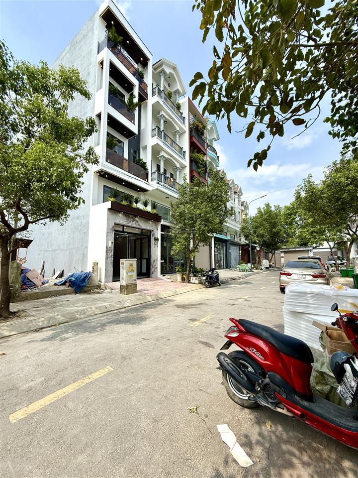 Nhà bên trường cđ điện lực, dt4mx16m, lửng, 3 lầu, 4pn, gara ô tô, p.thờ, sân thượng, 7.5 tỷ