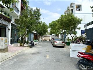 Nhà bên trường cđ điện lực, dt4x16m, lửng, 3 lầu, 4pn, gara ô tô, p.thờ, sân thượng, 7.75 tỷ