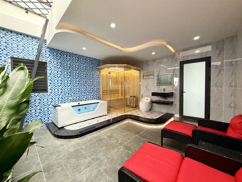 Nhà 4 tầng lầu, sát dự án công viên, dt4.5x14m, 4pn, p.thờ, gara ô tô, s.thượng, p.xông hơi