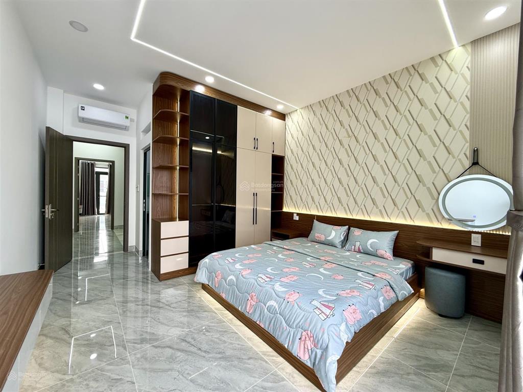 Nhà có thang máy, kế bên bện viện q12, dt4x20m, lửng, 3 lầu, 4pn, gara ô tô, sân thượng, 8,85 tỷ