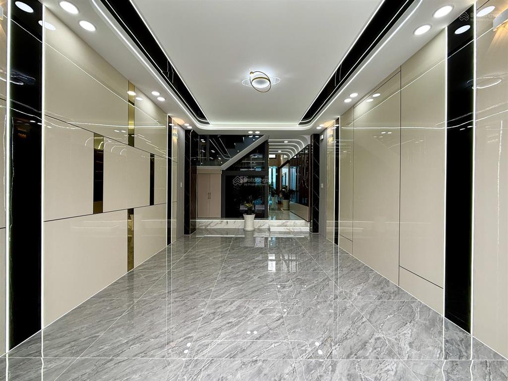 Nhà có thang máy, kế bên bện viện q12, dt4x20m, lửng, 3 lầu, 4pn, gara ô tô, sân thượng, 8,85 tỷ