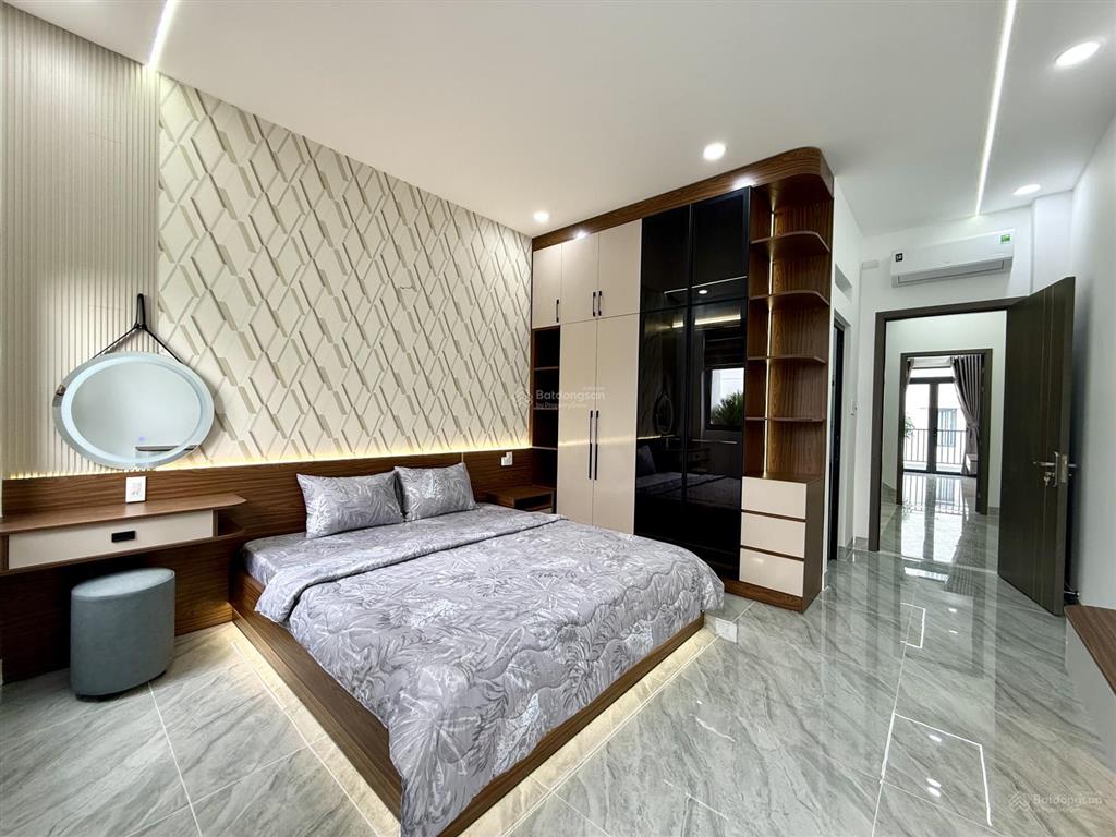 Nhà có thang máy, kế bên bện viện q12, dt4x20m, lửng, 3 lầu, 4pn, gara ô tô, sân thượng, 8,85 tỷ