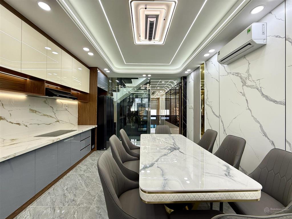 Nhà có thang máy, kế bên bện viện q12, dt4x20m, lửng, 3 lầu, 4pn, gara ô tô, sân thượng, 8,85 tỷ