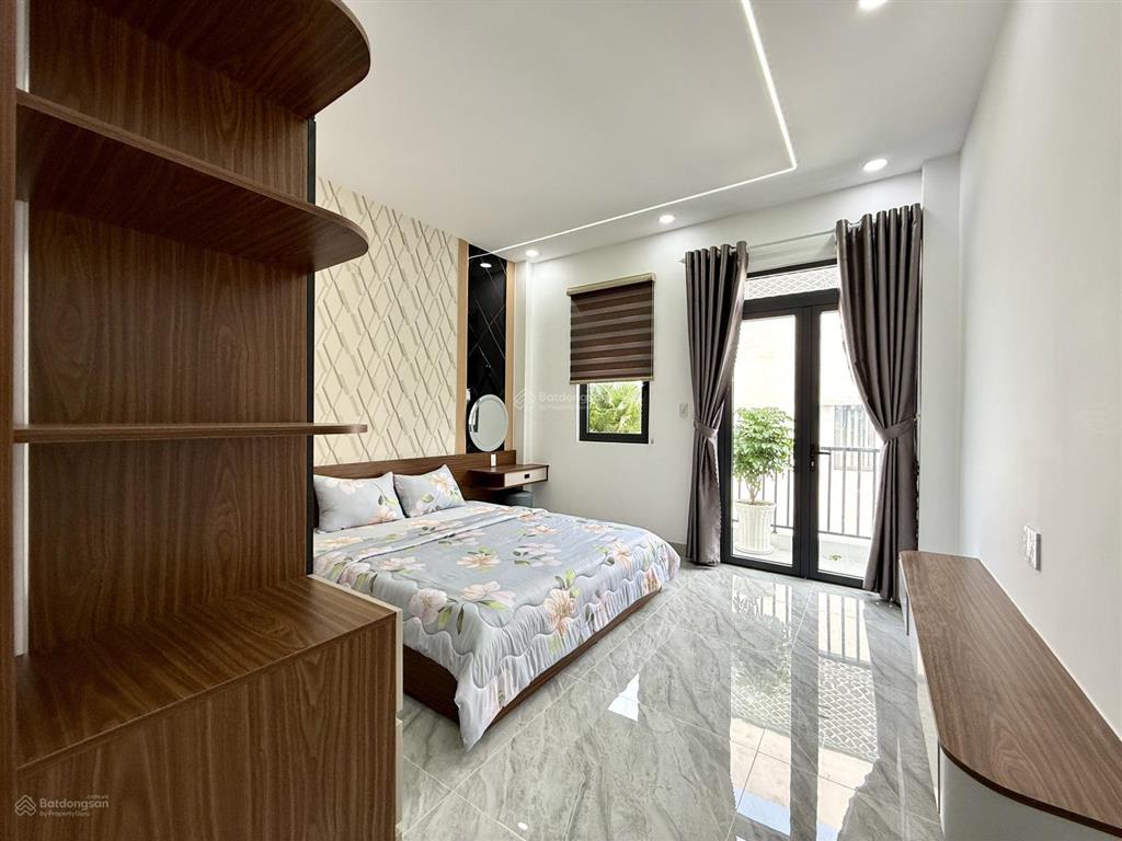 Nhà có thang máy, kế bên bện viện q12, dt4x20m, lửng, 3 lầu, 4pn, gara ô tô, sân thượng, 8,85 tỷ