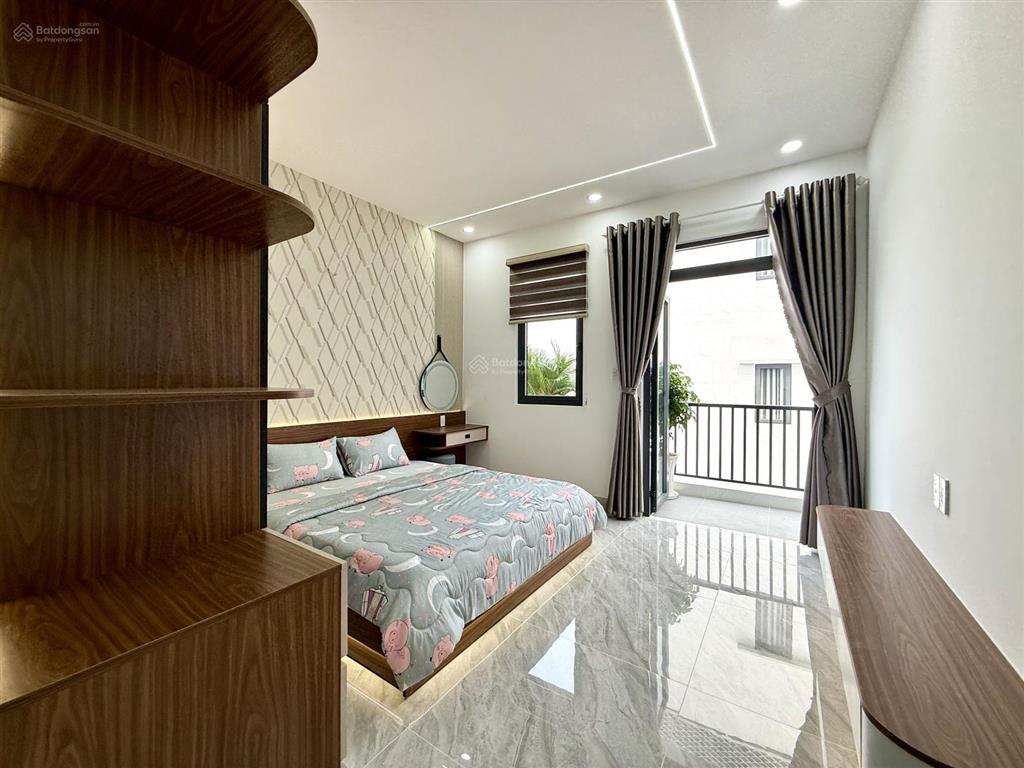 Nhà có thang máy, kế bên bện viện q12, dt4x20m, lửng, 3 lầu, 4pn, gara ô tô, sân thượng, 8,85 tỷ