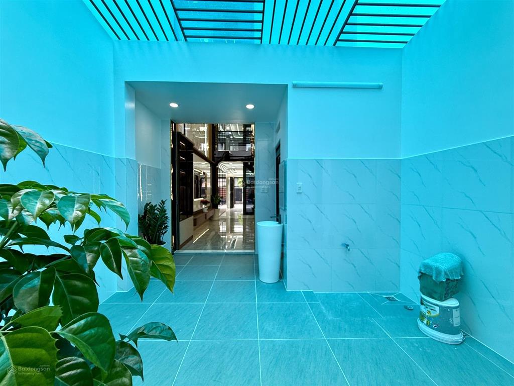 Nhà có thang máy, kế bên bện viện q12, dt4x20m, lửng, 3 lầu, 4pn, gara ô tô, sân thượng, 8,85 tỷ