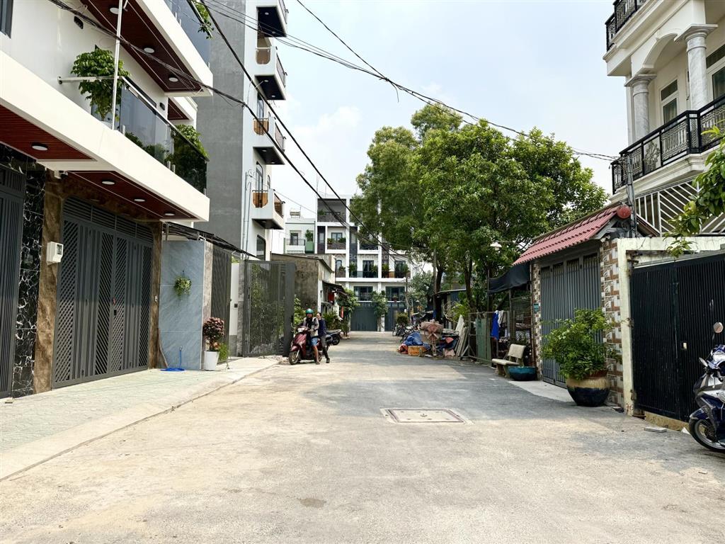 Nhà có thang máy, kế bên bện viện q12, dt4x20m, lửng, 3 lầu, 4pn, gara ô tô, sân thượng, 8,85 tỷ