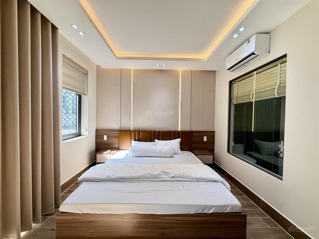 Nhà sát gò vấp, chưa qua ql 1a, dt4.2x17m, lửng, 3 lầu, 4pn, gara ô tô, sân thượng, hướng đông nam