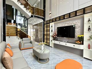 Nhà có thang máy, sát bên cụm trường học và ubp, dt4mx20m, lửng, 3 lầu, 4pn, hướng đn, 8.45 tỷ