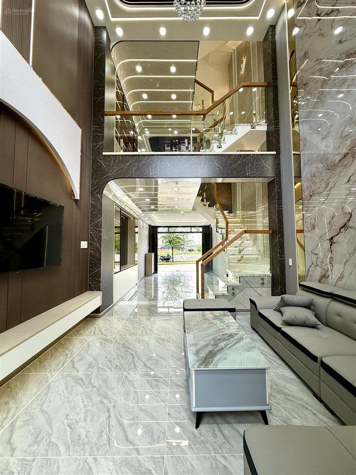 Nhà đối diện công viên, sát bên gò vấp, dt4x17m, lửng, 3 lầu, 4pn, p.thờ, gara ô tô, 7.25 tỷ,