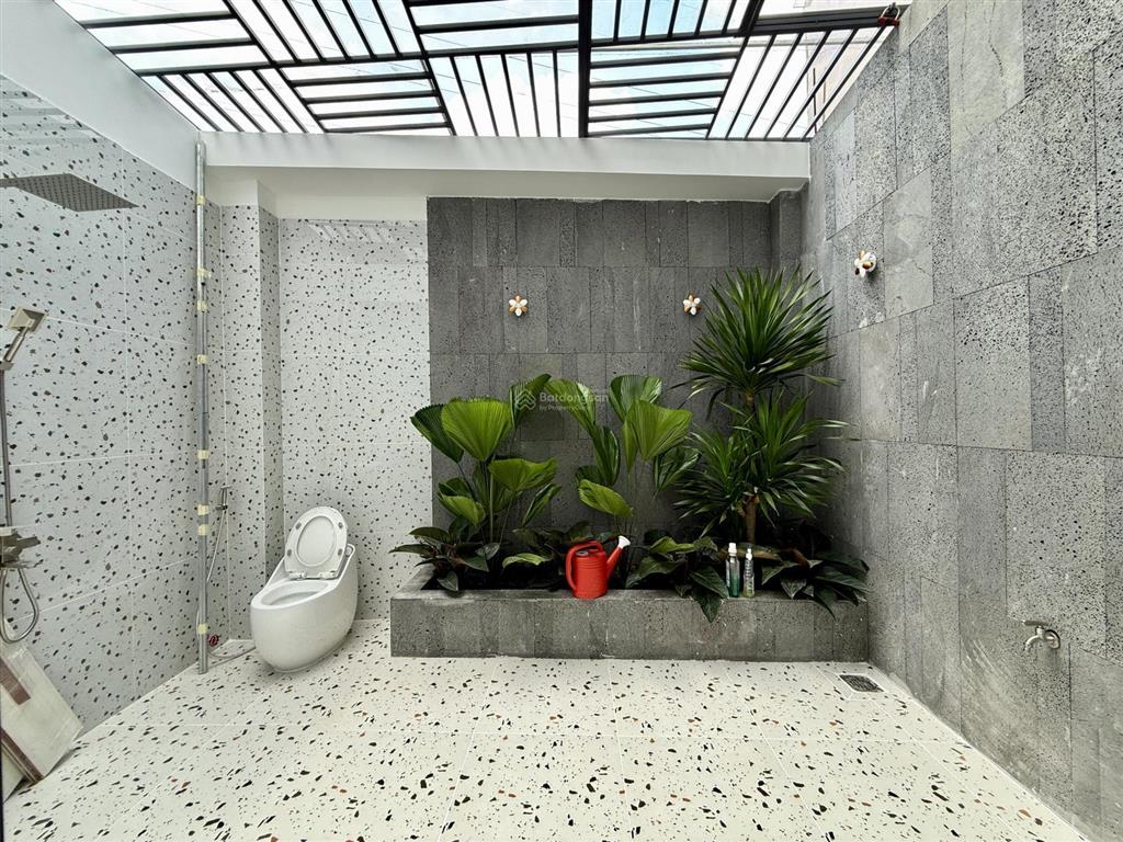 Nhà đối diện công viên, sát bên gò vấp, dt4x17m, lửng, 3 lầu, 4pn, p.thờ, gara ô tô, 7.25 tỷ,