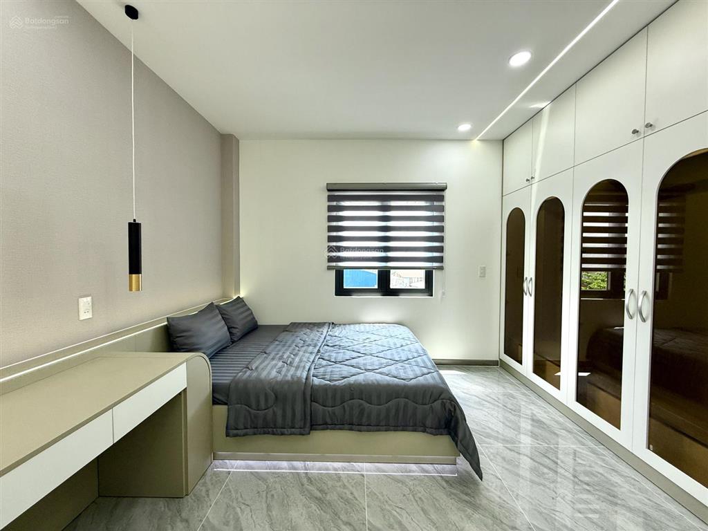 Nhà đối diện công viên, sát bên gò vấp, dt4x17m, lửng, 3 lầu, 4pn, p.thờ, gara ô tô, 7.25 tỷ,