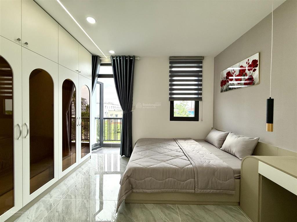 Nhà đối diện công viên, sát bên gò vấp, dt4x17m, lửng, 3 lầu, 4pn, p.thờ, gara ô tô, 7.25 tỷ,